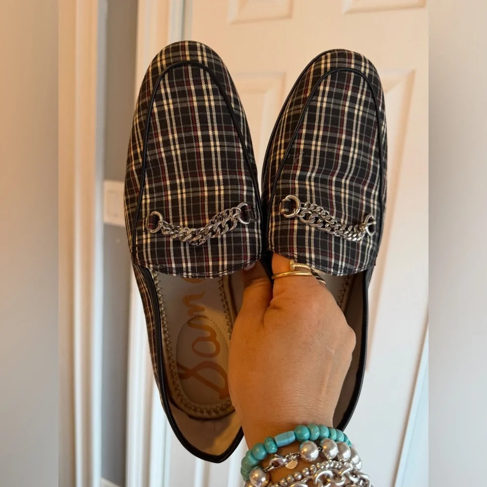 Sam Edelman Checkered Loafers with Silver Chain
Women’s Size: 8.5 - Picture 4 of 8